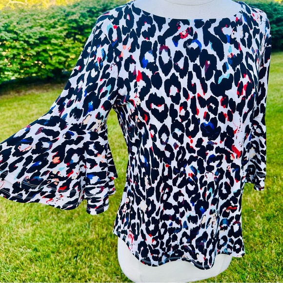 Context for Lord and Taylor Cheetah Bell Sleeve Women's Top - Picture 2 of 16